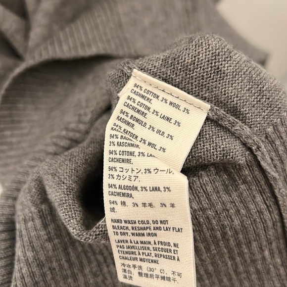 Abercrombie V-Neck Sweater - Picture 4 of 4